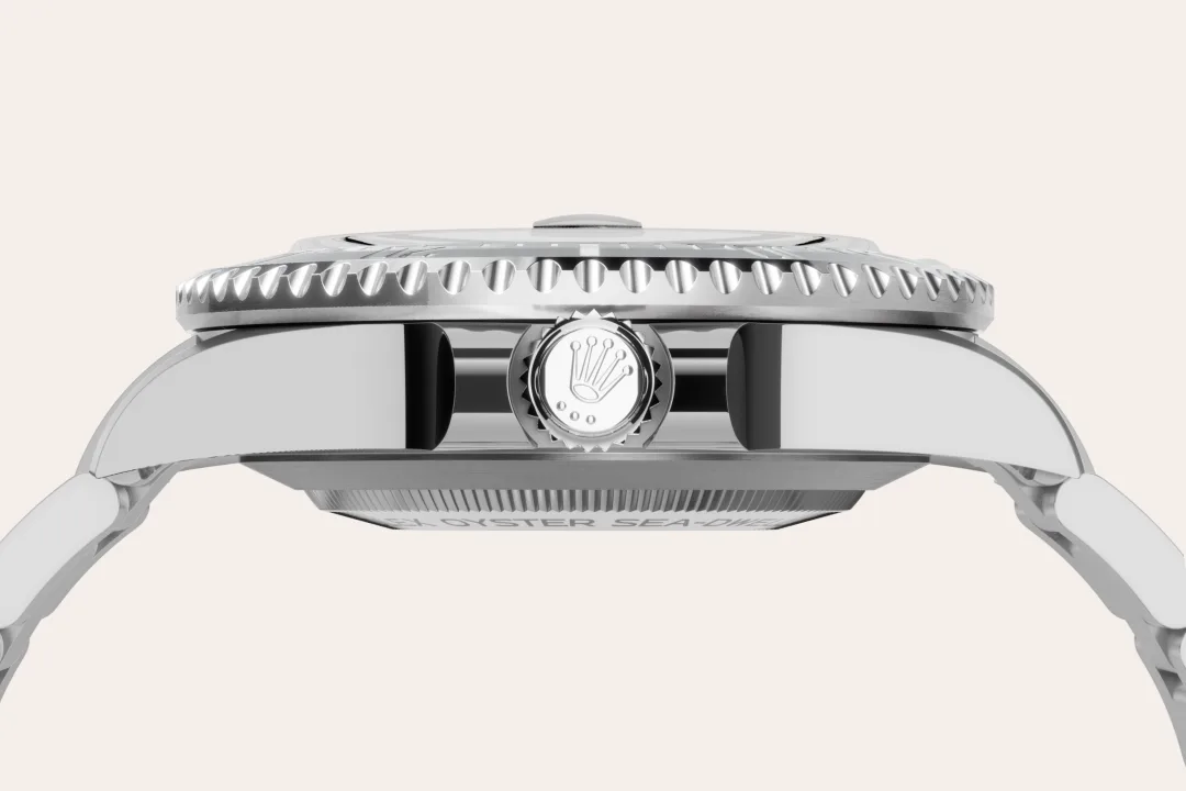 Rolex Sea-Dweller in Oystersteel with an intense black dial, black ceramic and platinum bezel, and Oyster bracelet, m126600-0002 - Crisson