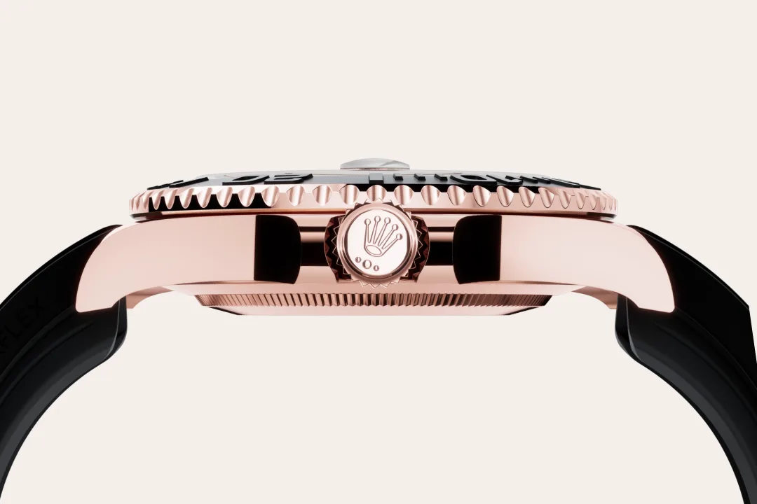 Rolex Yacht-Master 40 in Everose gold with an intense black dial, matt black Cerachrom insert in ceramic bezel, and Oysterflex bracelet, m126655-0002 - Crisson