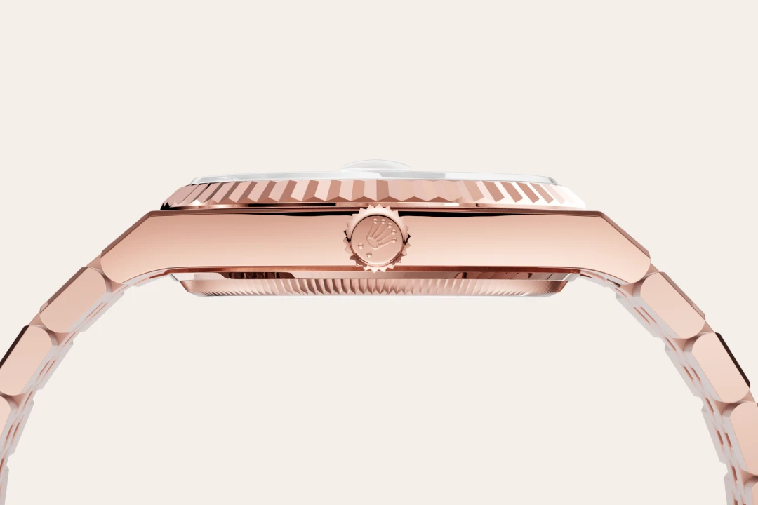 Rolex Land-Dweller 36 in Everose gold with an intense white dial, fluted bezel, and flat Jubilee bracelet, m127235-0001 - Crisson