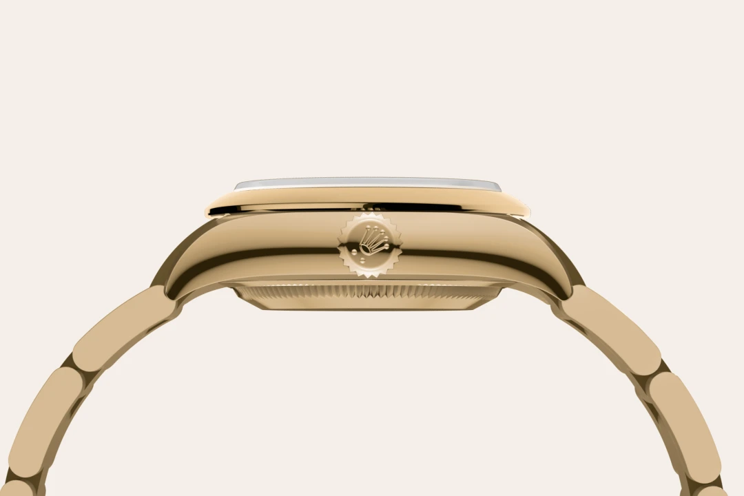 Rolex Oyster Perpetual 28 in yellow gold with a Green stone dial, domed  bezel, and Oyster bracelet, m276208-0002 - Crisson