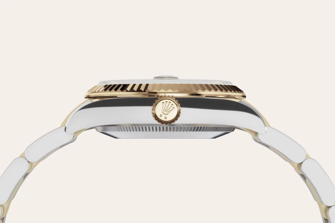Rolex Datejust 31 in Oystersteel and yellow gold with a silver dial with diamonds, fluted bezel, and Oyster bracelet - Crisson Rolex Datejust 31 in Oystersteel and yellow gold with a silver dial with diamonds, fluted bezel, and Oyster bracelet - Crisson