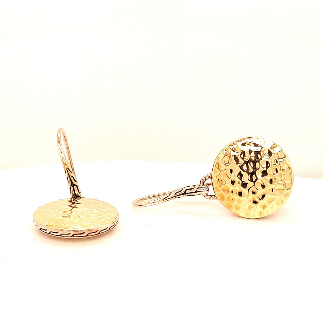 John Hardy Earrings Pictured:Hammered Drop Earrings, Sterling Silver and 18kt Gold$795(HPS 2529 18K)Available At Crisson Monday - Saturday10am - 5pmFace Masks Are A MustPhysical Distancing Is A MustFor More Information:Email: info@crisson.comPhone: 295-2351#JohnHardy #August #jewelry #gifts #Bermuda #love  #shoplocal #shopatcrisson