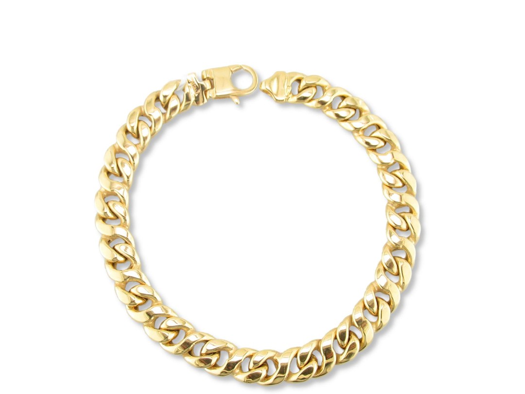14kt Gold Bracelets Bracelet Pictured:14kt Yellow GoldCurb Link8.5"(GB 470 8.5")Available Online:https://shop.crisson.com/collections/gold-bracelets/products/14-karat-gold-curb-link-bracelet-gb470-8-5Crisson HamiltonMonday - Saturday10am - 5pmFace Masks Are A MustPhysical Distancing Is A Must #Bracelets #Gold #Jewelry #shoplocal #shopatcrisson