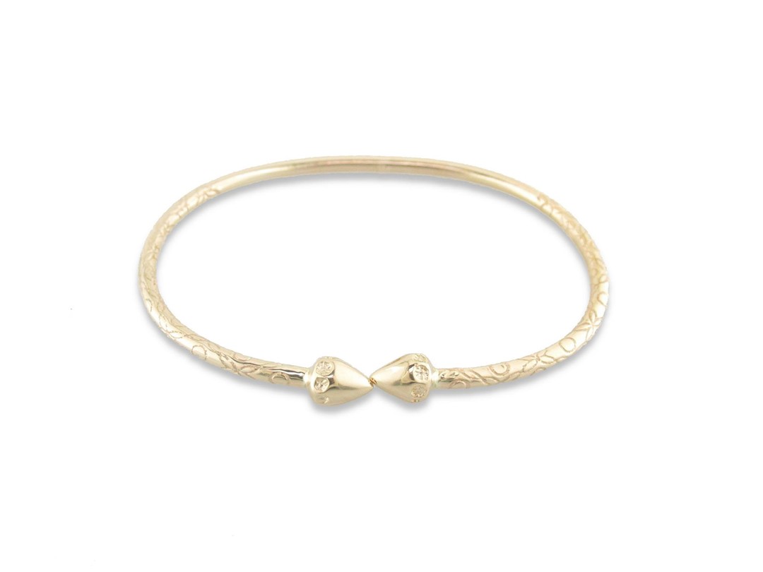 🤩 14kt Gold Bangles In Stock 🤩Bangle Pictured:14kt Gold Cone Head Bangle 2.5mm Wire(GB 285)For More InformationEmail: info@crisson.comPhone: 295-2351Available At Crisson Hamilton Monday - Saturday10am - 5pmFace Masks Are A MustPhysical Distancing Is A Must#jewelry #goldbangles #gold #fashion #Bermuda #shoplocal #shopatcrisson